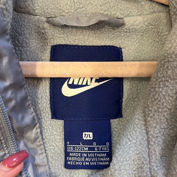 Nike Boy’s Grey Jacket Size 7/L - Picture 5 of 8